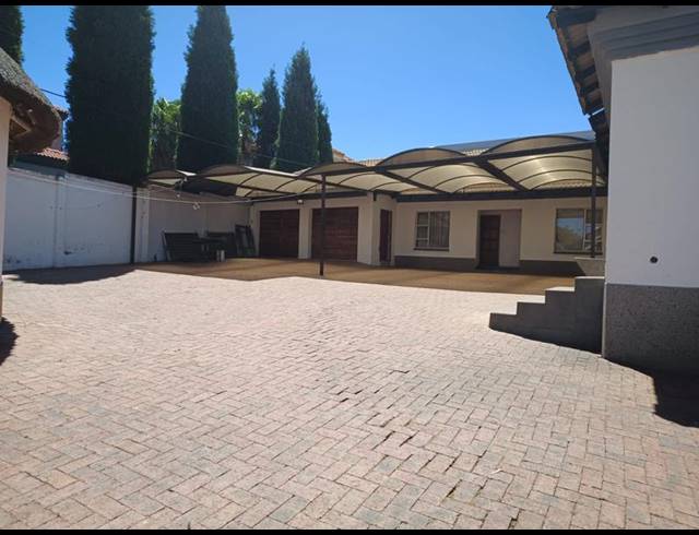 4 BEDROOM HOUSE FOR SALE IN LIEFDE EN VREDE